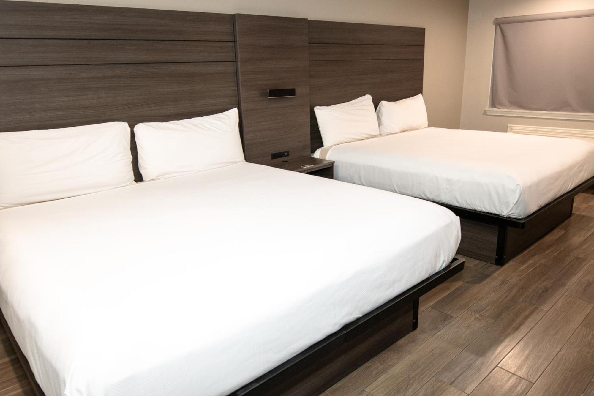 Americas Best Value Inn Harlingen Bagian luar foto