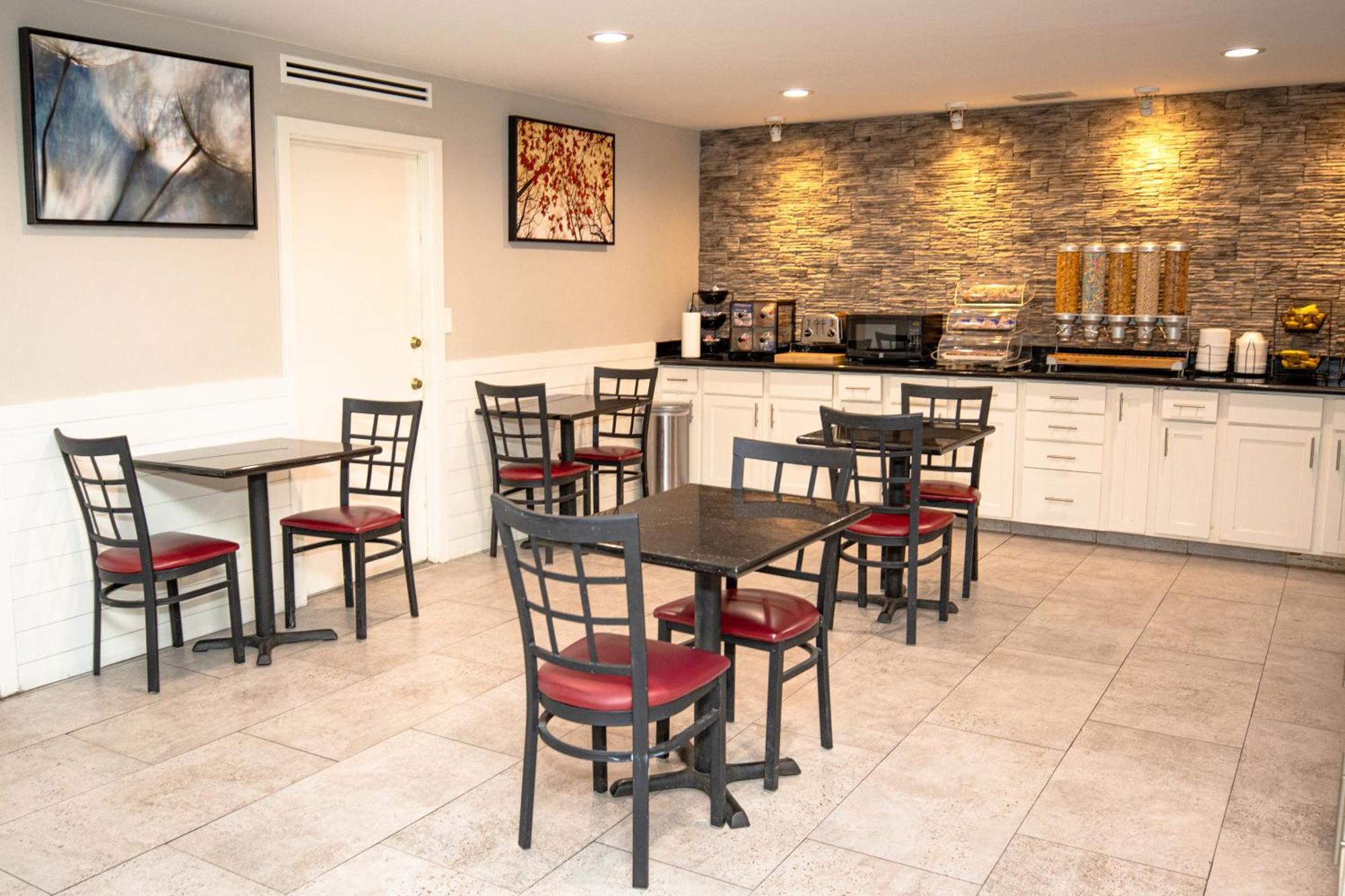 Americas Best Value Inn Harlingen Bagian luar foto