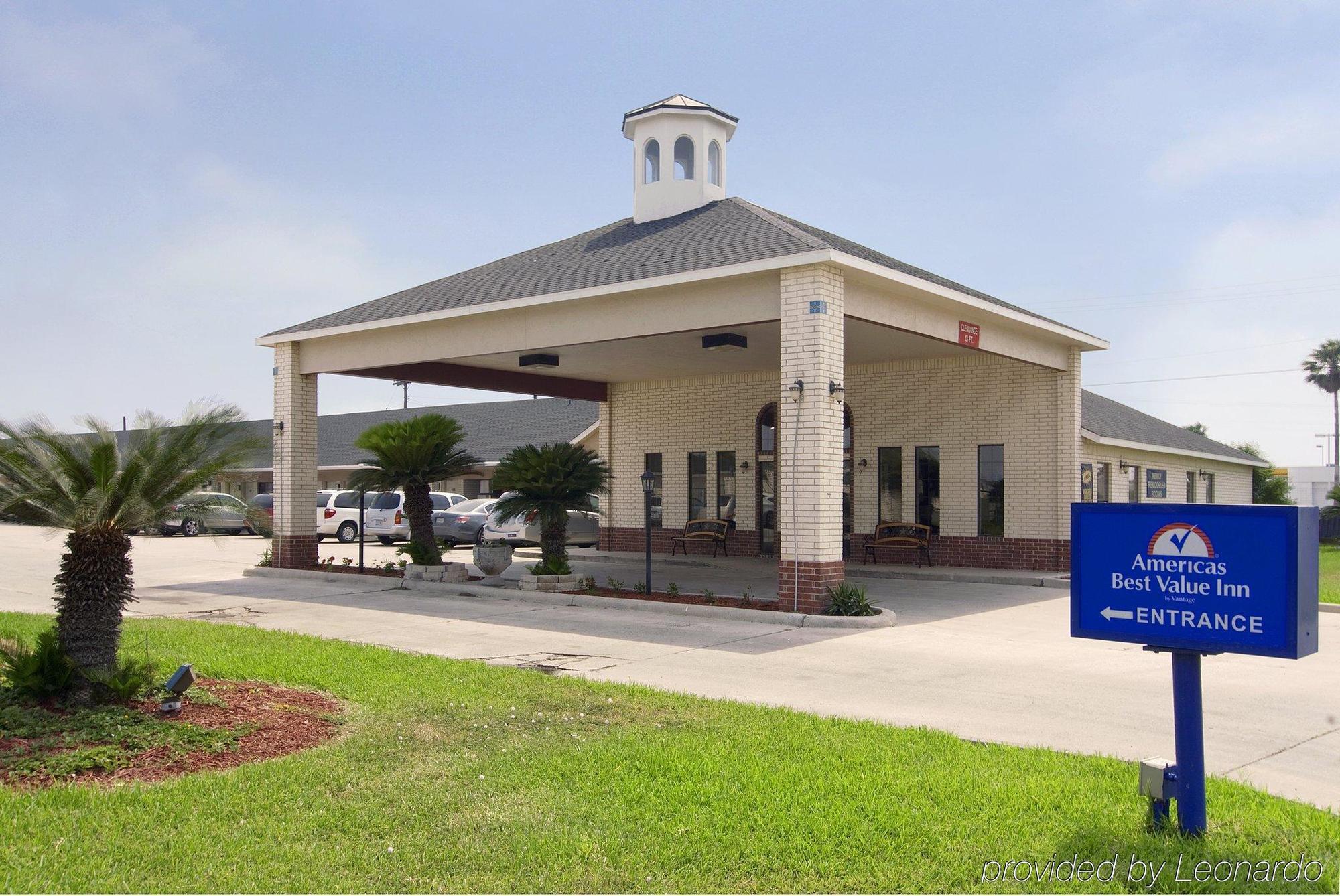Americas Best Value Inn Harlingen Bagian luar foto