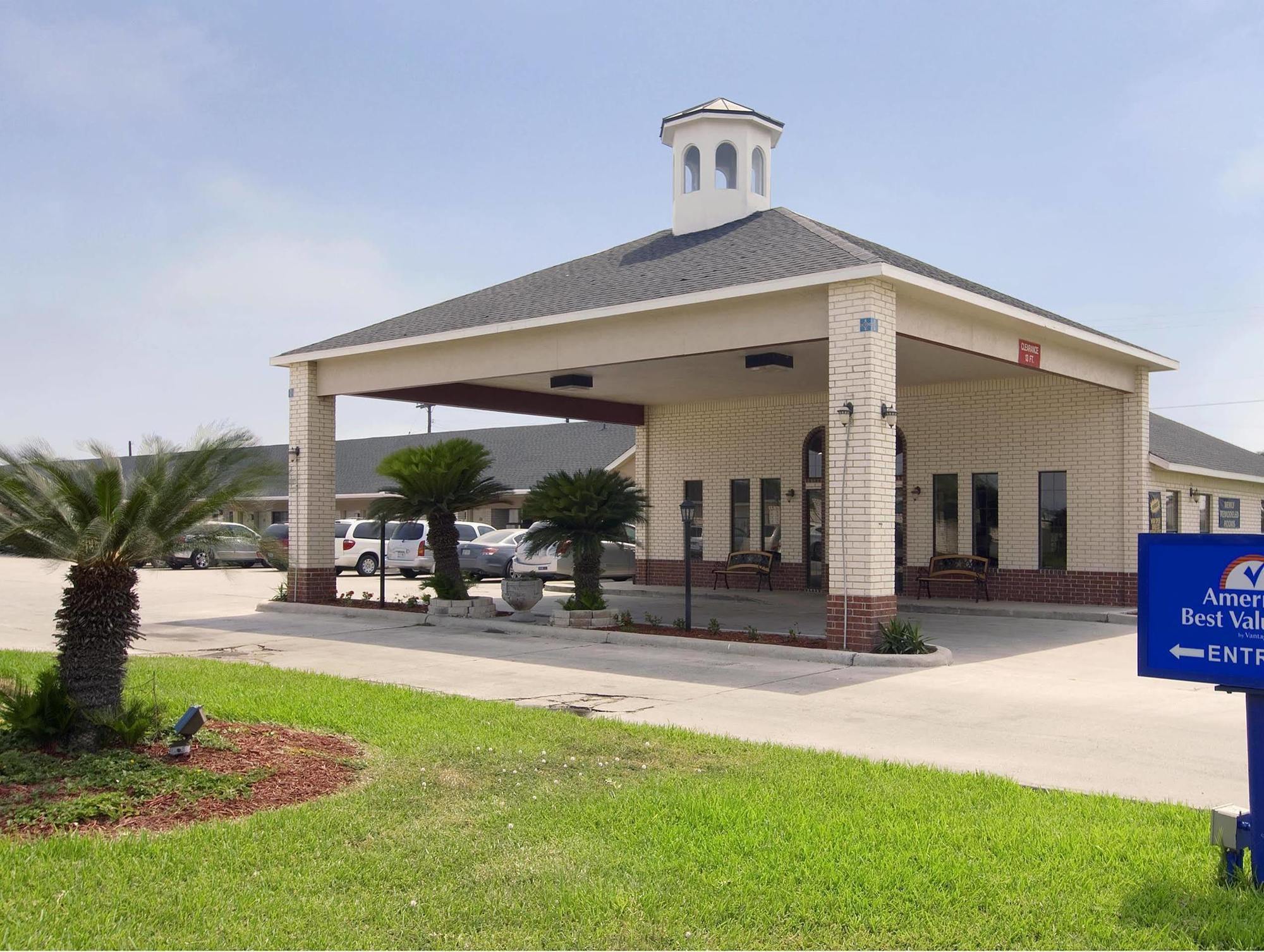 Americas Best Value Inn Harlingen Bagian luar foto
