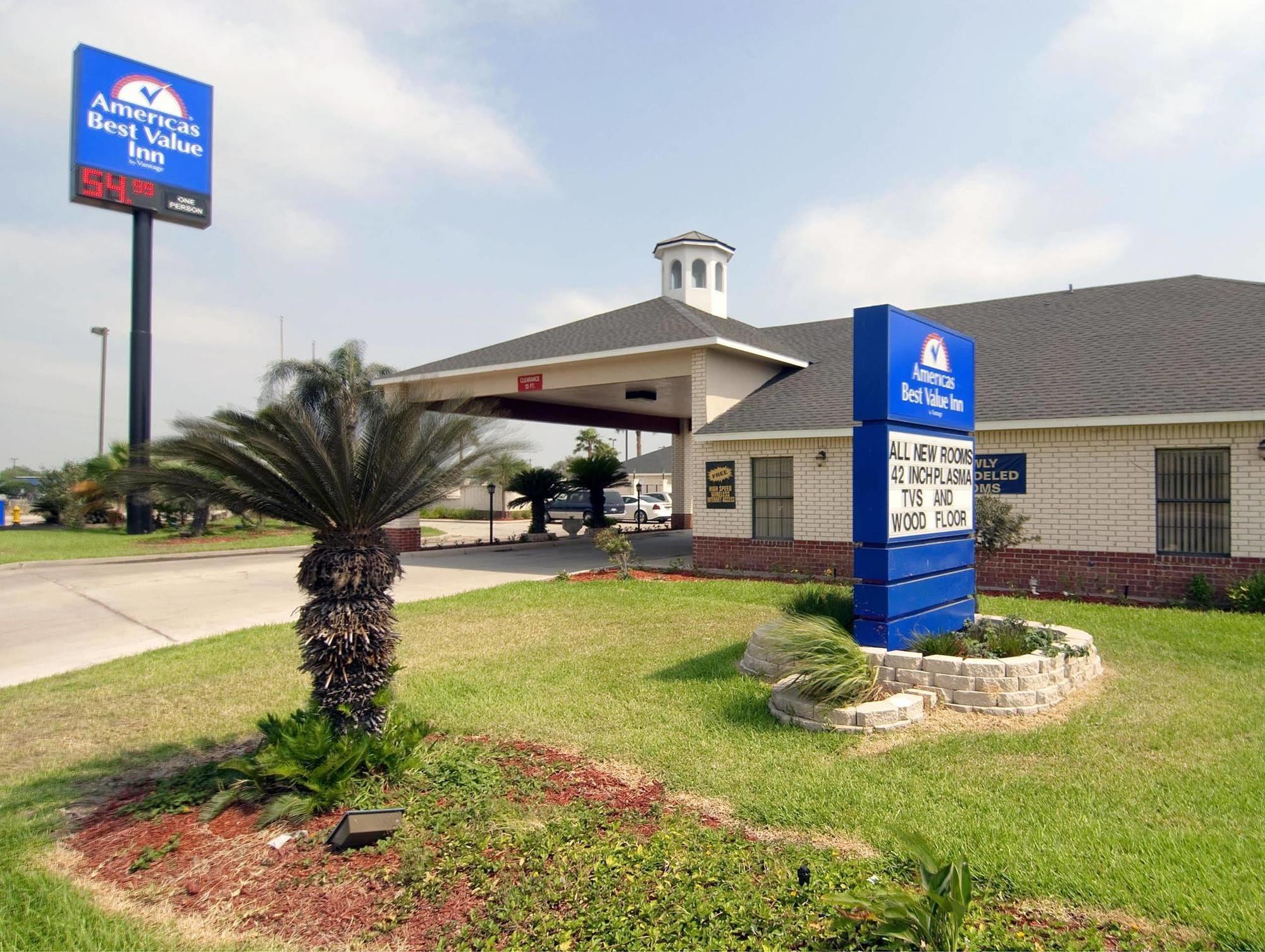 Americas Best Value Inn Harlingen Bagian luar foto