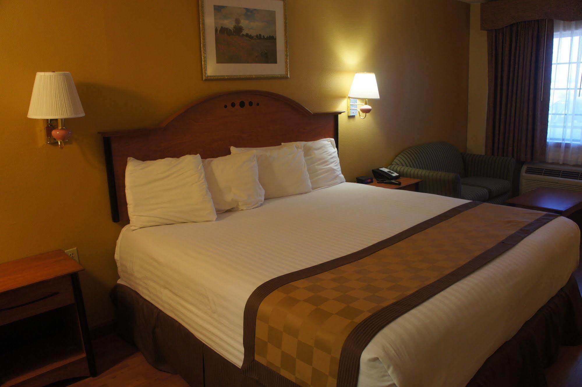 Americas Best Value Inn Harlingen Bagian luar foto
